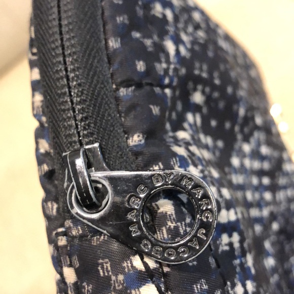 Marc by Marc Jacobs multi color computer sleeve 13 1/2” excellent condition - Picture 4 of 5